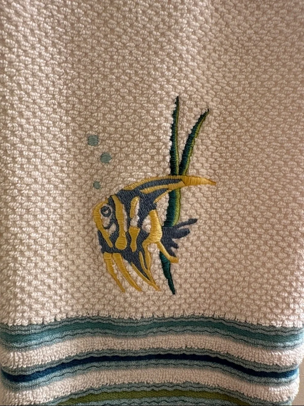 SKL Home White Fish Embroidered Fish Hand Towel - White & Teal